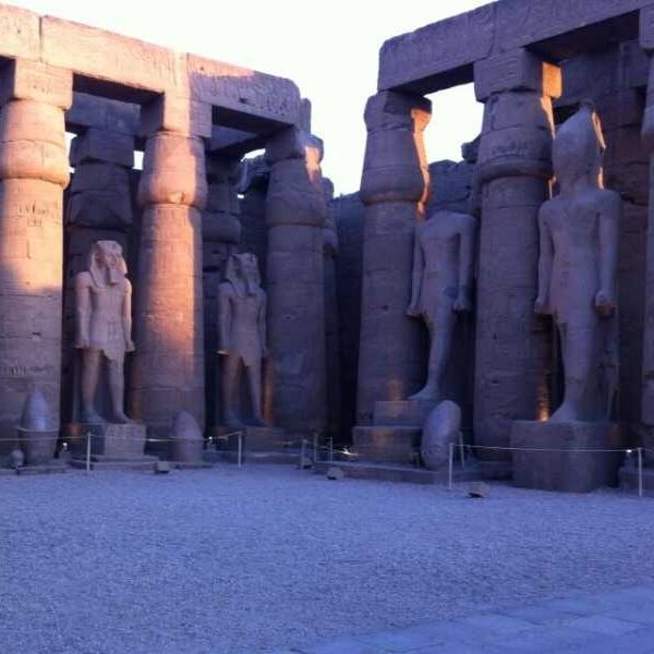 BEST LUXOR DAY TOUR VISIT EAST AND WEST NILE BANKS