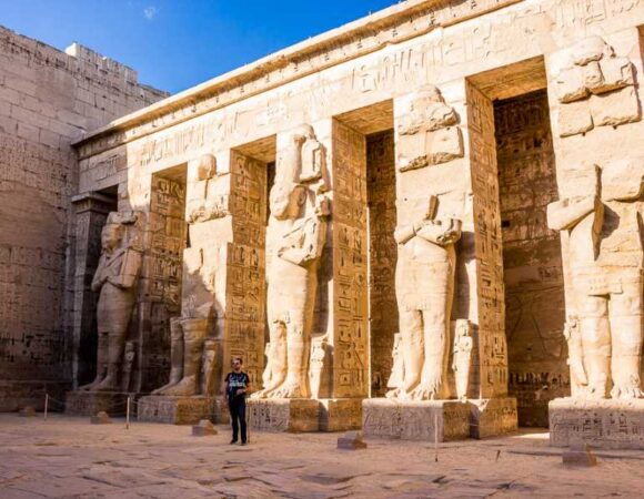 PRIVATE FULL DAY TO DISCOVER THE WEST BANK IN LUXOR