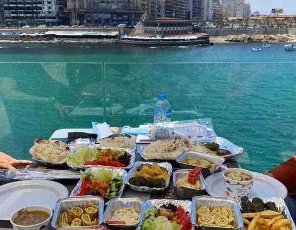 PRIVATE FOOD TOUR TO THE FAMOUS RESTAURANT IN ALEXANDRIA