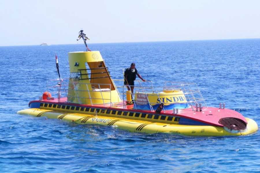 BUDGET TOURS SUBMARINE IN HURGHADA